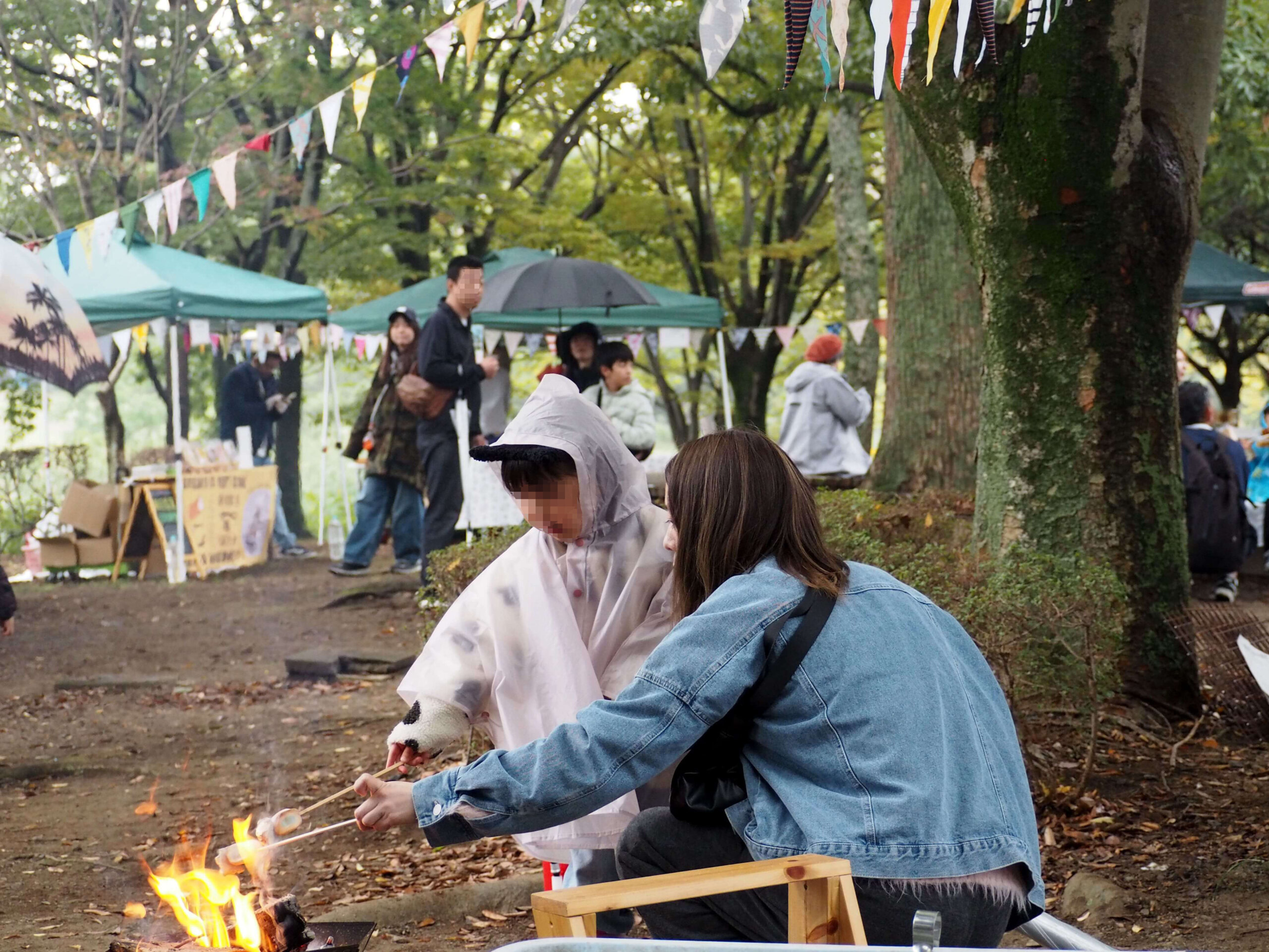 草加ローカルメディア・地域サイト 草加ローカルストーリー ・草加マルシェ・そうか公園秋あそびマルシェ・あおぷれ・焚き火でマシュマロ